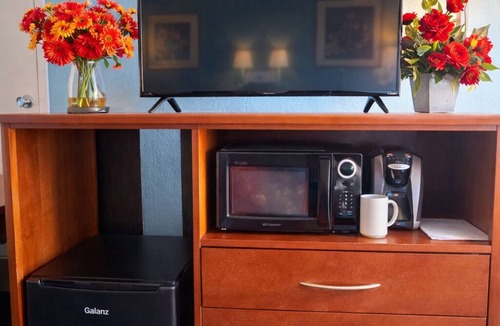 Fleming Hotel | America's Best Inn