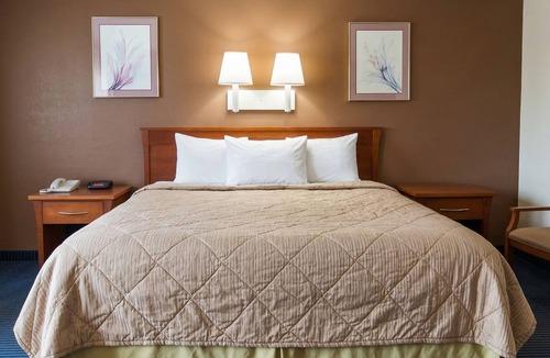 Fleming Hotel | America's Best Inn