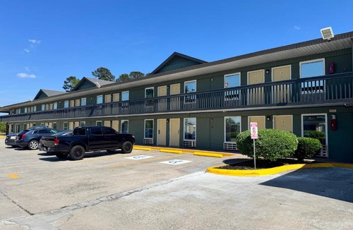 Fleming Hotel | Americas Best Inn - Savannah I-95