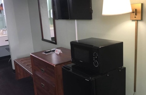 Manchester Hotel | Americas Best Value Inn Manchester, TN