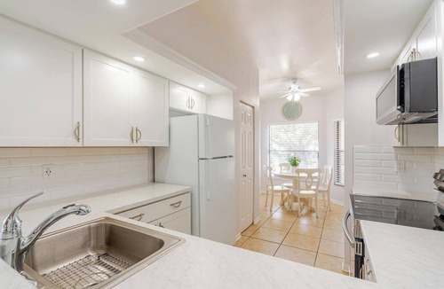 Trailer Estates Condo | AMI, 2 Heated Pools, IMG, 2 hot tubs, Pickleball.