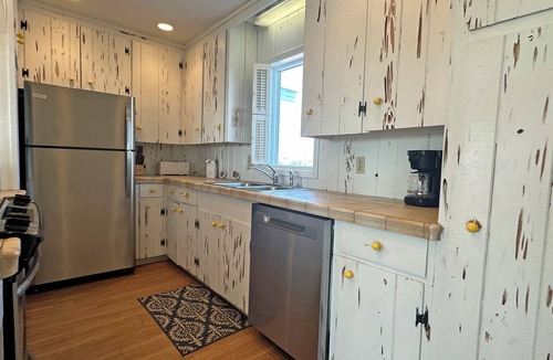 Inlet Harbour House | Anderson's Landing - Walk to Beach (Channelfront) in Garden City Beach