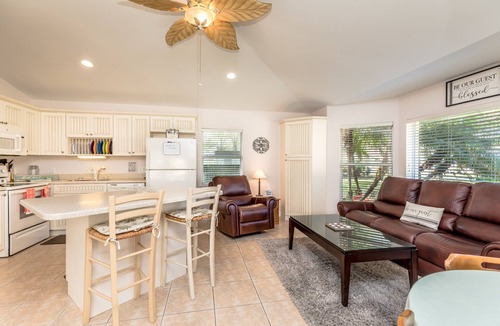 Vero Beach House | "Another Day in Paradise" Cozy, quaint 2-1 cottage in a serene relaxing setting