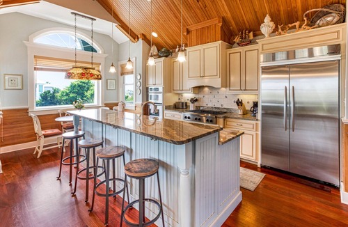 Tybee Island House | Antebellum Tybee Beach Mansion| Pool, Hot Tub & Elevator