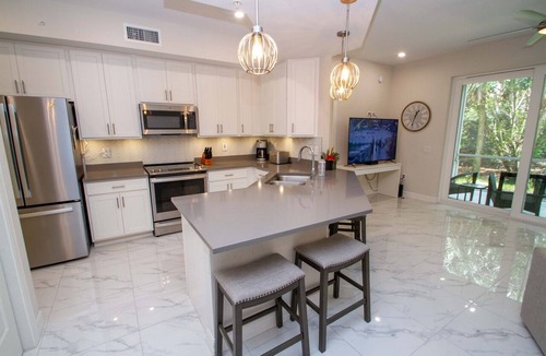 Naples Condo | Antilles Coach Home Minutes from Marco Is.
