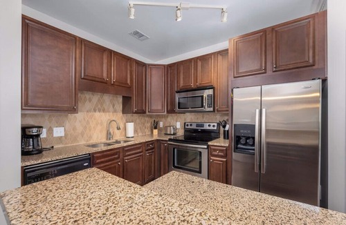 Cary Apartment | Arboretum 1BR with All Hardwood in Cary NC