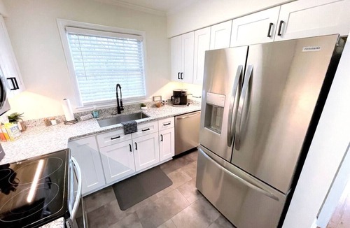 Midtown Apartment | Ardsley Upscale Living Unit #3