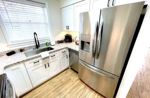 Midtown Apartment | Ardsley Upscale Living Unit #1
