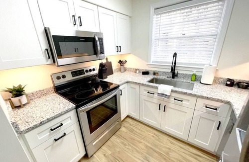 Midtown Apartment | Ardsley Upscale Living Unit #1