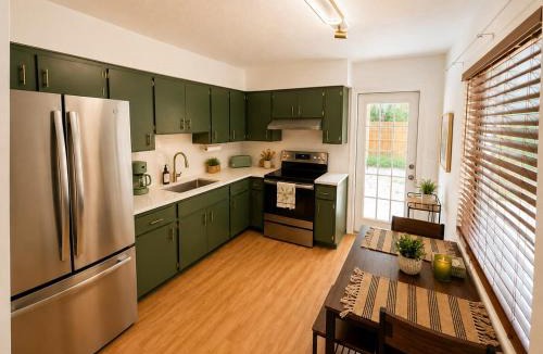 South Bradenton House | Aroma Oasis - Hot Tub & Gulf Beaches