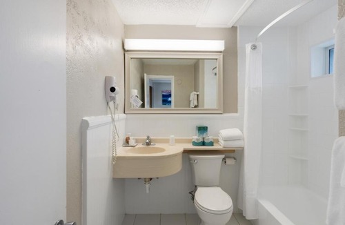 Atlantic Beach Hotel | Atlantis Lodge