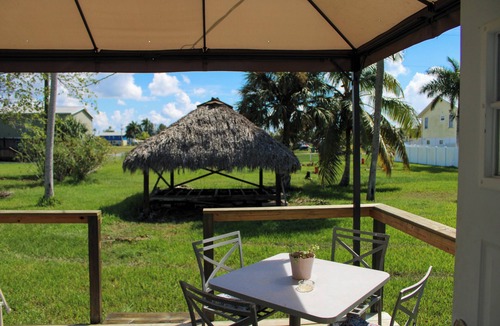 Everglades City Apartment | Attached Studio retreat with walking distance to the Dock 🐠