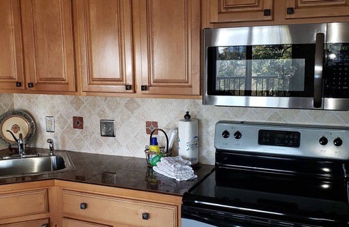 Folly Field Villa | AUG 16-NOV&:OCEANVIEW3RDFL,2B/2B,50ydtoBEACH,POOL, NEWtile shower,ELEVATOR