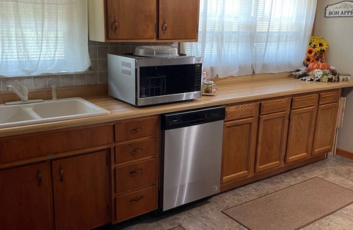 Dandridge House | Autumn BreezeCountry Home-near to all area attractions amusements & adventures!