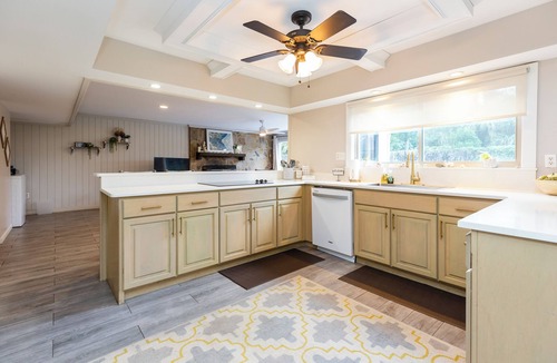 Whitemarsh Island House | Awesome 6-bedroom estate with AC in charming Savannah