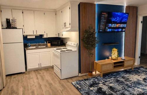 Anderson Apartment | Azure Escape| 5 mins to Anmed|Elements Collection