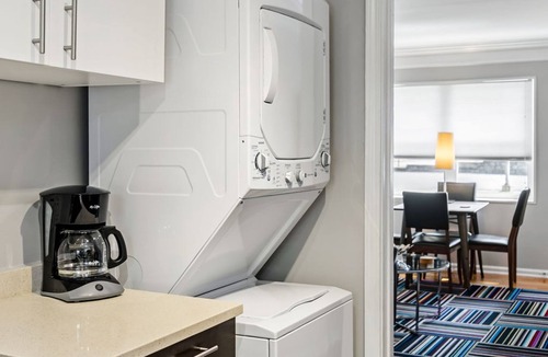 Brookwood Apartment | (B1bI) Clean, Cozy, Convenient Condo in Buckhead w/Free Parking