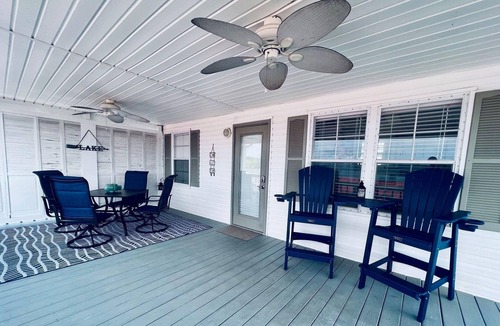New London Cottage | Badin Haven – A Tiny Home with Room to Breathe