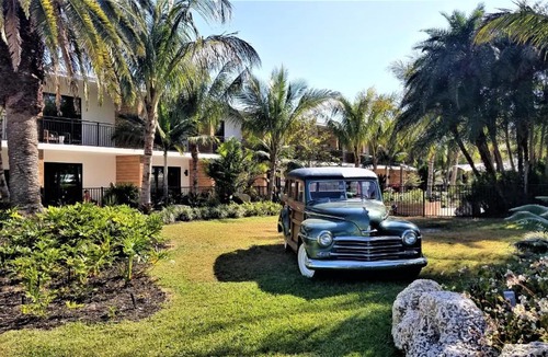 Holmes Beach Hotel | Bali Hai Beach Resort