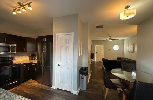 Southwestern Apartment | Basic 4BR 6Beds Home 15 Mins Airport ATL Sleeps 8