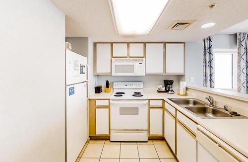 Crescent Beach Hotel | Bay Watch 0411