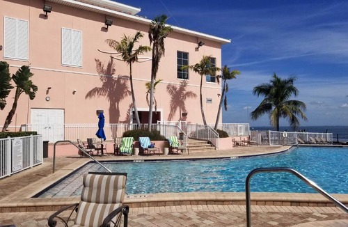 Coquina Key House | Bayfront Condo 3 Mi to Downtown St. Petersburg
