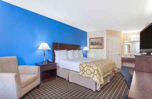 Greenwood Hotel | Baymont by Wyndham Greenwood