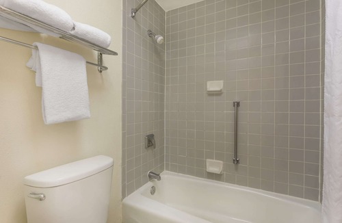 Gold Rock Hotel | Baymont by Wyndham Rocky Mount I-95