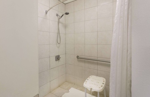 Gold Rock Hotel | Baymont by Wyndham Rocky Mount I-95