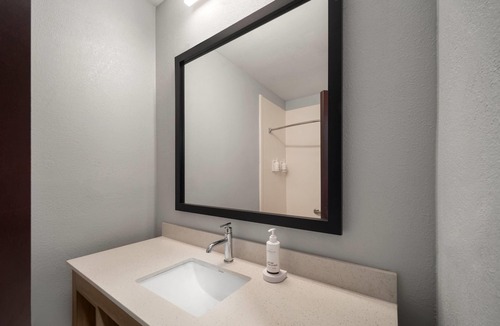 Garden City Hotel | Baymont by Wyndham Savannah/Garden City