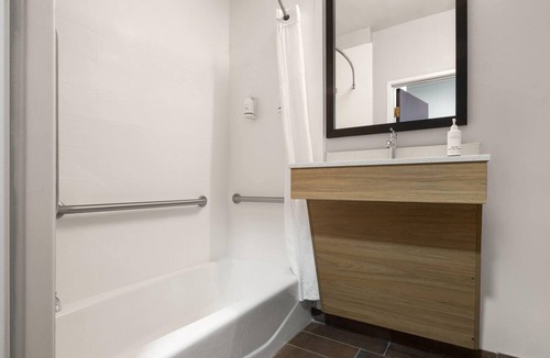 Garden City Hotel | Baymont by Wyndham Savannah/Garden City