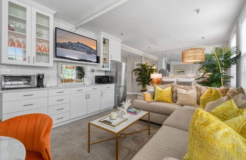 Palm Beach Condo | Beach 2 Queen bed Studio Suite CoNdo