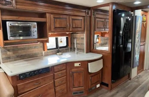 Ormond Beach House | Beach 7 min Hot Tub & Swim Pool Perfect for Biketoberfest just 99 base price!