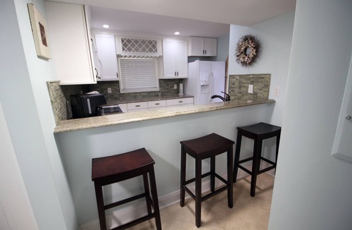 Palmetto Dunes Condo | Beach Access Villa with Indoor & Outdoor Pools - Private Balcony - Updated