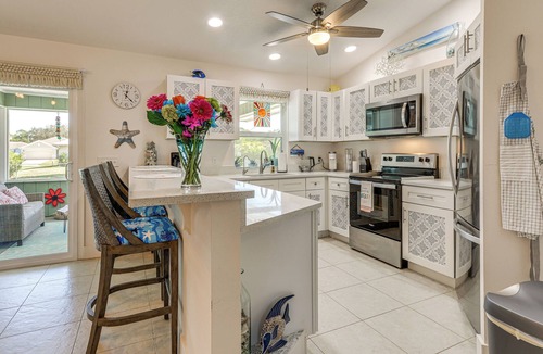 Florida Ridge House | 'Beach Blessings': Beautiful Home in Vero Beach!