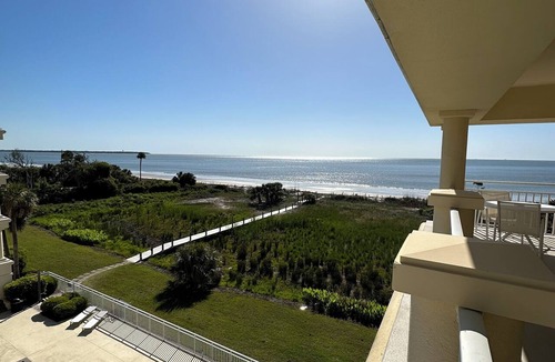 Daufuskie Island Condo | Beach Bliss-Oceanfront, Landtrans included from Dock, 4 passenger golf cart