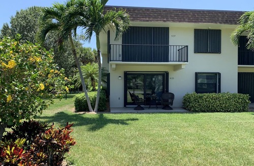 Central Beach Condo | Beach condo a block away from the Beach, Boardwalk, and Jaycee Park.