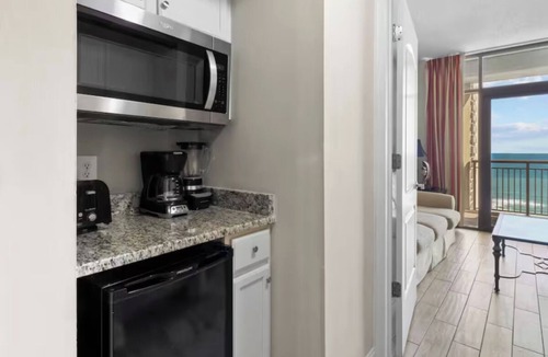 Windy Hill Hotel | Beach Condo | Pool, Lazy River & Hot Tubs | Walk to Dining