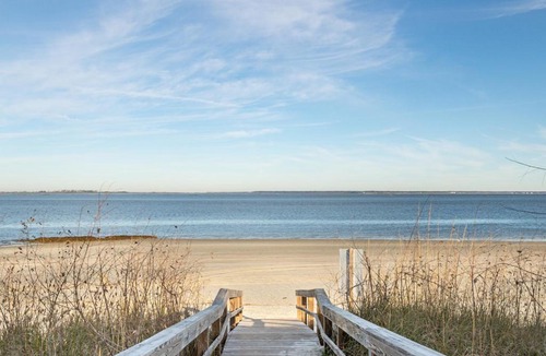 Tybee Island Apartment | Beach Racquet A301