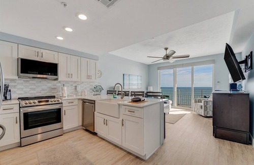 Daytona Beach House | Beach Therapy - Ocean Walk