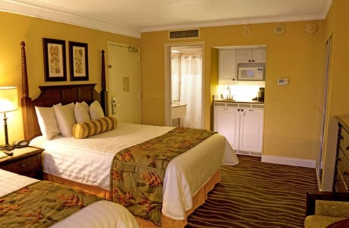 St. Pete Beach Resort | BEACH VACAY! 2 TROPICAL UNITS, POOL, WATER SLIDES!
