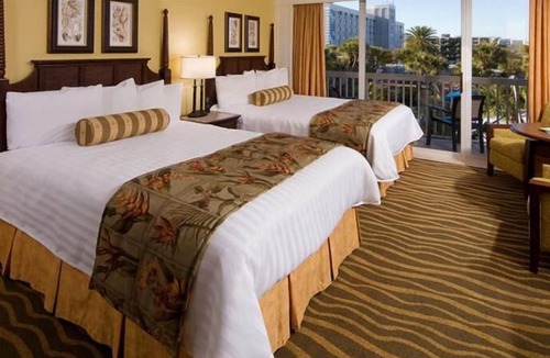 St. Pete Beach Resort | BEACH VACAY! 3 TROPICAL UNITS, POOL, WATER SLIDES!