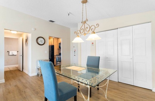 Madeira Beach Condo | Beach View 1b 1b - Balcony - King - Surf Song #346