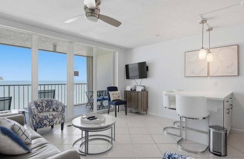 Marco Island Condo | Beachfront 1BR Apollo condo with pool, kitchen, and Gulf views.