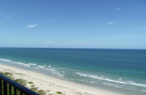 Fort Pierce Shores Condo | Beachfront Bliss 2BR/2BA Ocean View Condo on North Hutchinson Island