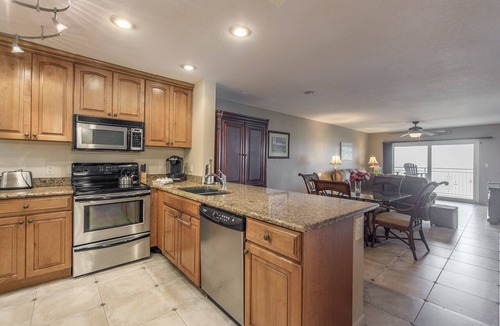 Madeira Beach Condo | Beachfront Condo Across from John's Pass -Madeira Norte- Gorgeous sunset views!