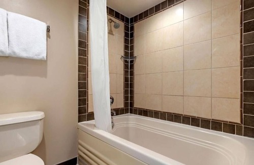 Northeast Virginia Beach Hotel | Beachfront Family Retreat with Full Amenities for Relaxing Getaways