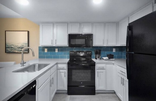 Myrtle Beach Hotel | Beachfront Stay with Kitchen, Waterpark & Boardwalk Nearby l 2 Spacious Suite