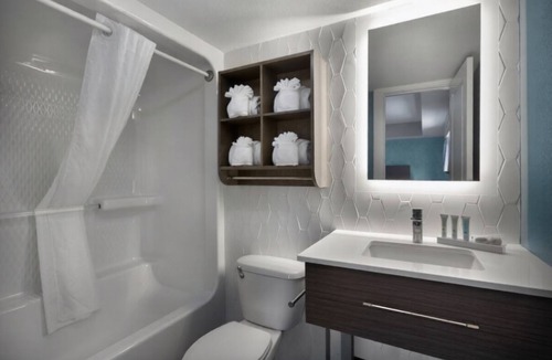 Myrtle Beach Hotel | Beachfront Stay with Kitchen, Waterpark & Boardwalk Nearby l 2 Spacious Suite