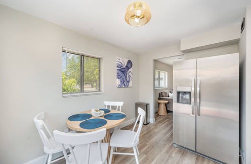 Ocean Woods House | Beachside Bungalow- minutes from the beach and cruise ships!